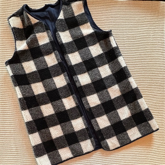 GAP XL Tall Open Fleece Vest - Picture 1 of 6